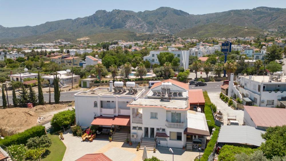 Citrus Tree Gardens Hotel Karavas  Exterior foto