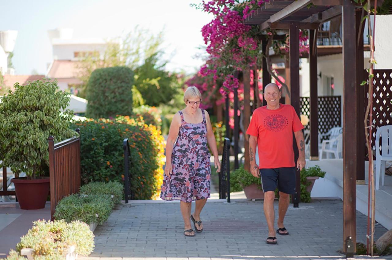 Citrus Tree Gardens Hotel Karavas  Exterior foto
